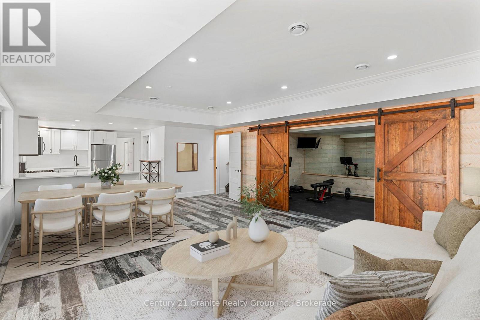 150 College Drive Property Photo 28