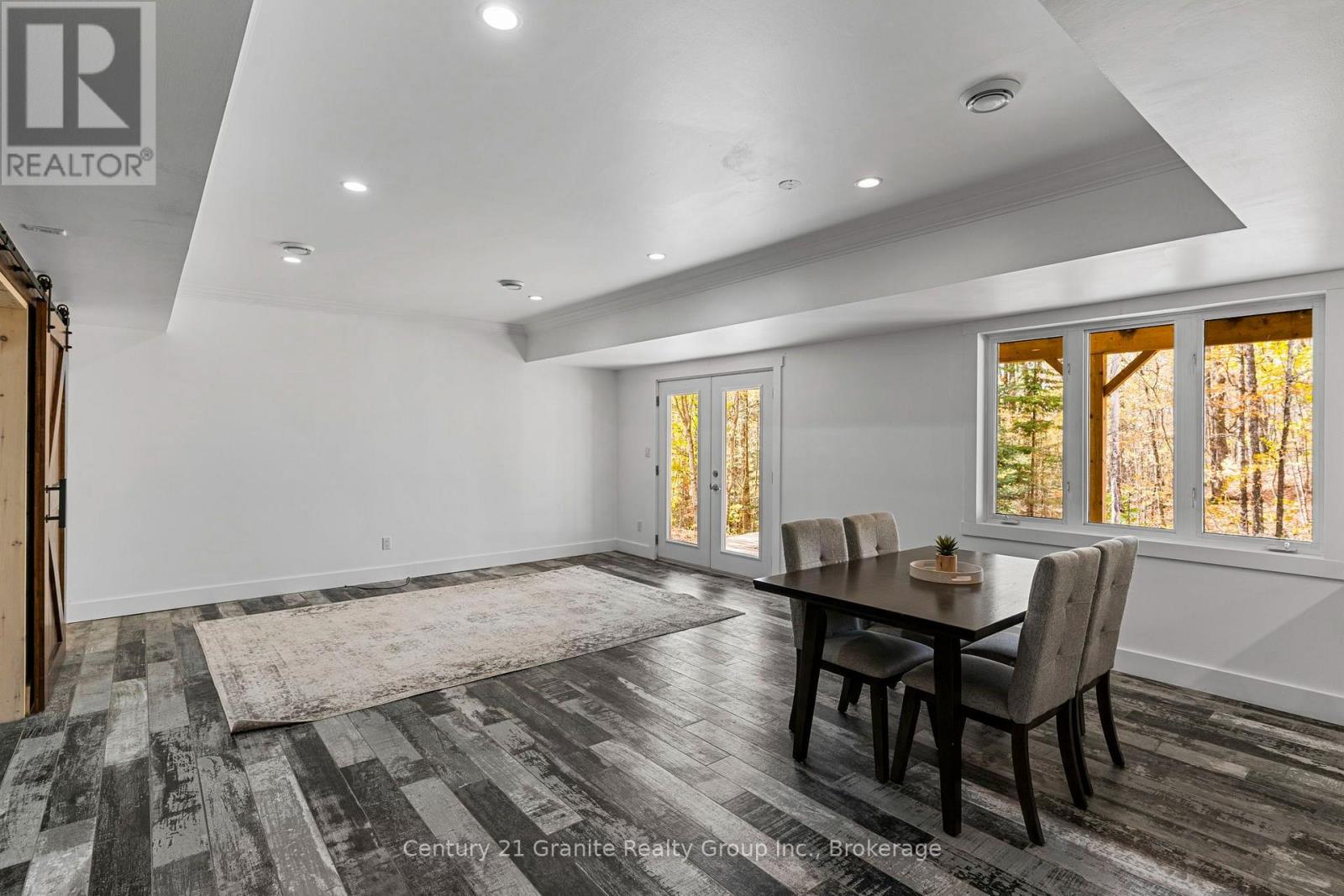 150 College Drive Property Photo 31