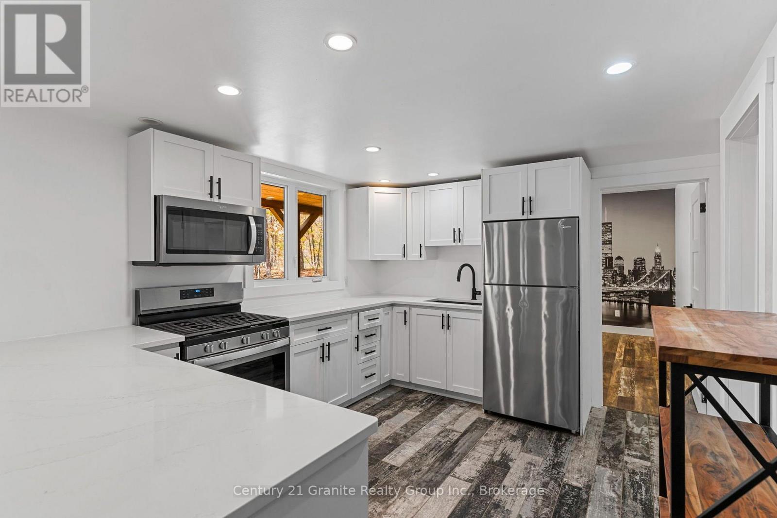 150 College Drive Property Photo 32