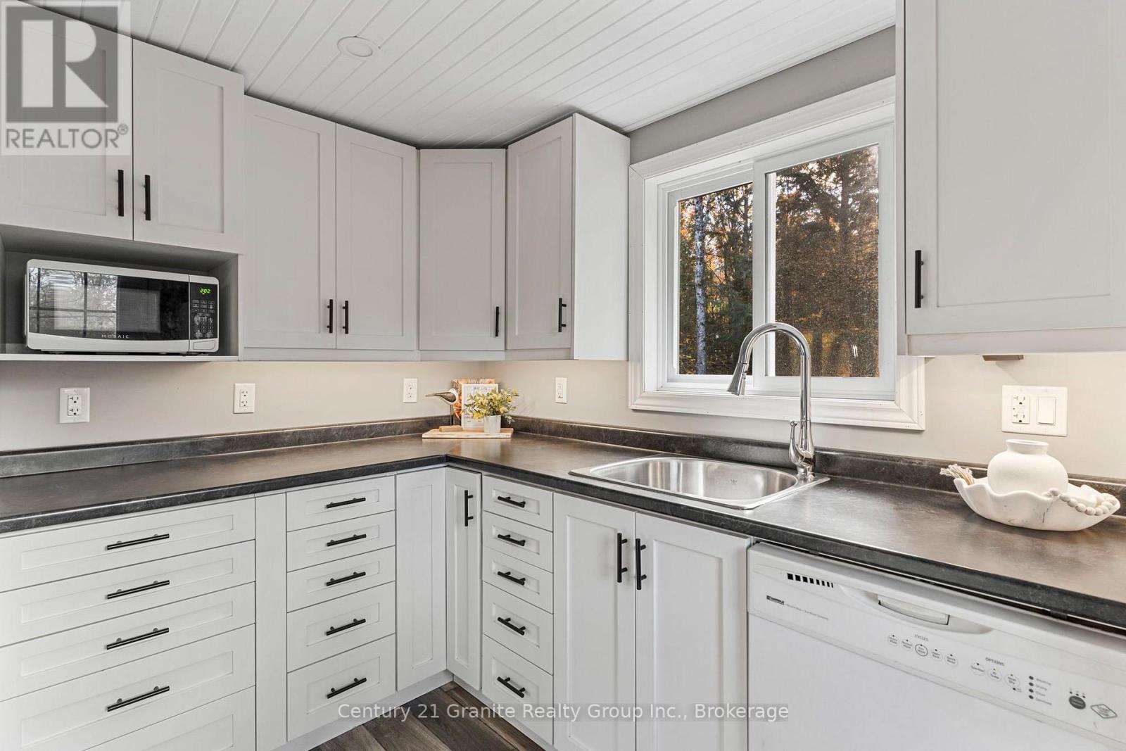 150 College Drive Property Photo 39