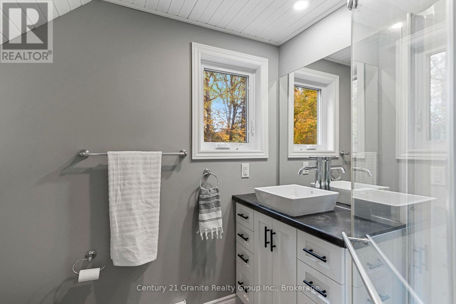 150 College Drive Property Photo 45