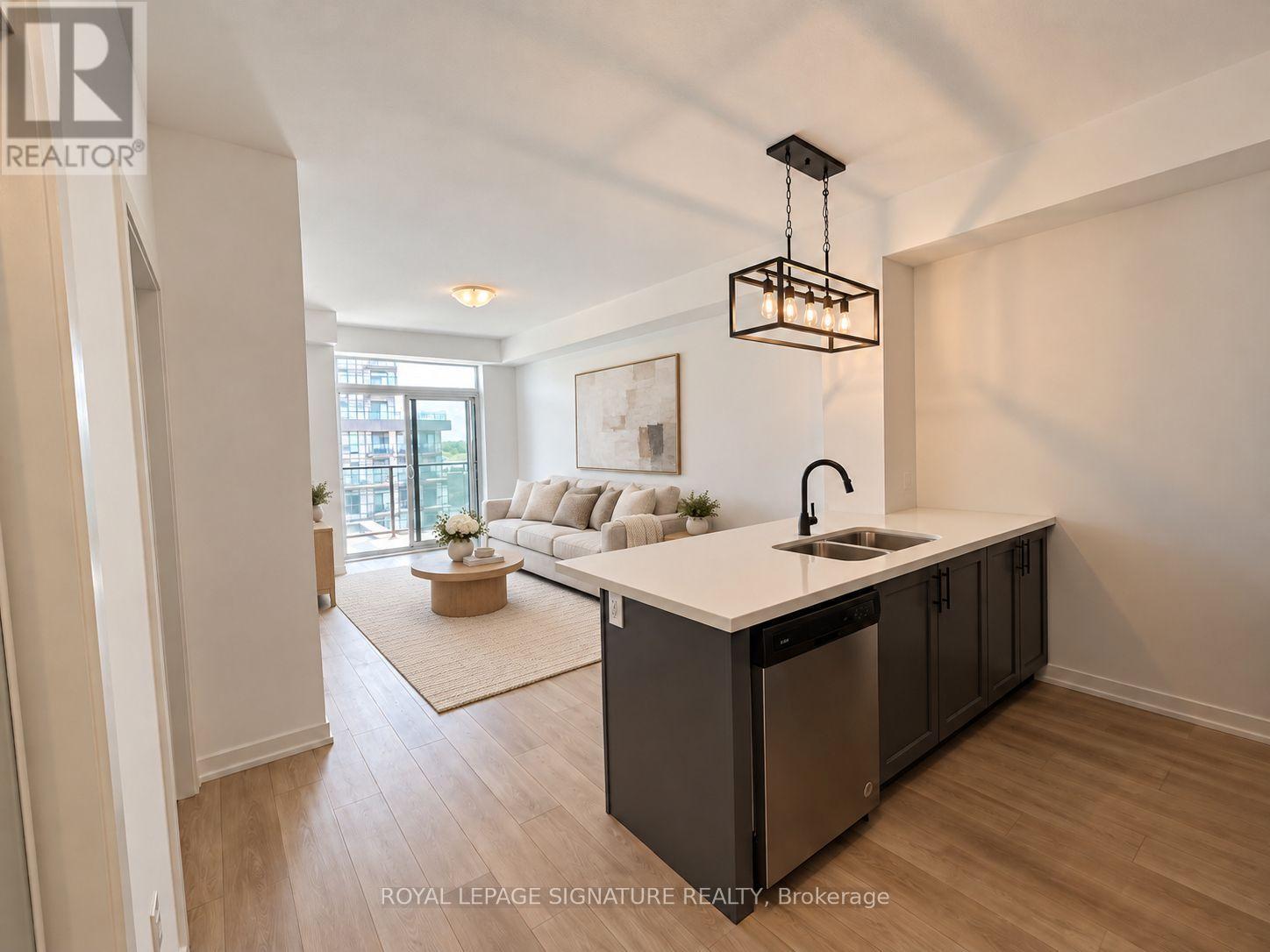 807 - 460 Dundas Street E Property Photo 4