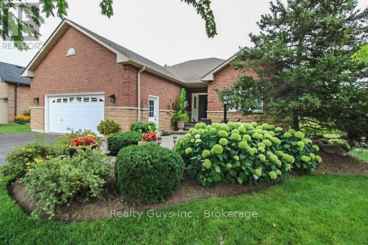16 Crescent Moon Lane Property Photo 3