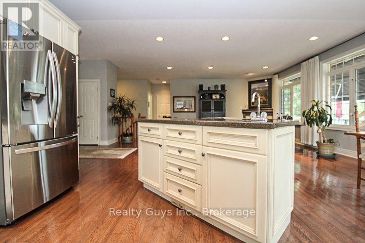 16 Crescent Moon Lane Property Photo 24