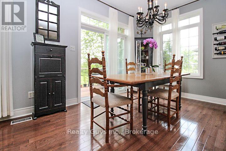 16 Crescent Moon Lane Property Photo 27