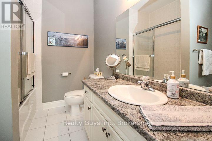 16 Crescent Moon Lane Property Photo 35
