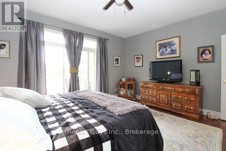 16 Crescent Moon Lane Property Photo 36