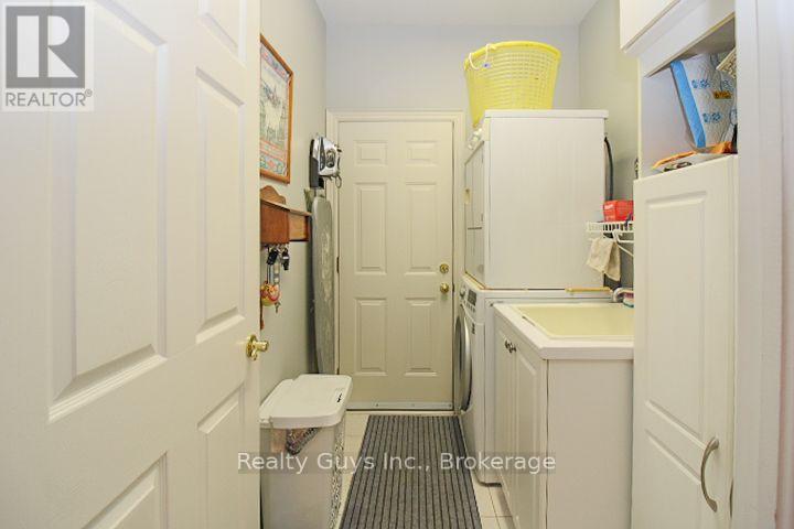 16 Crescent Moon Lane Property Photo 40