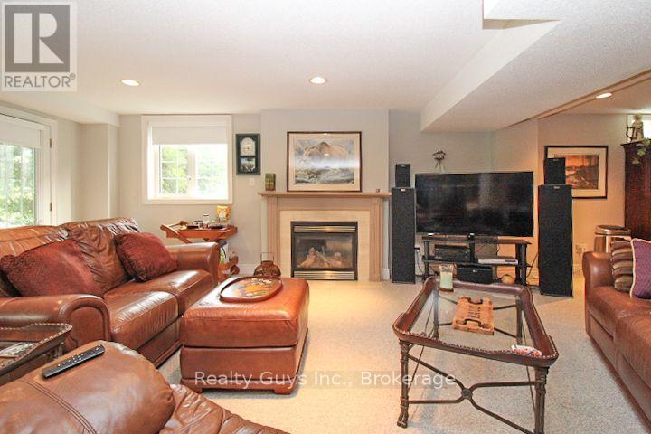 16 Crescent Moon Lane Property Photo 42