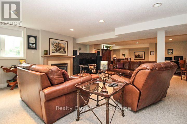 16 Crescent Moon Lane Property Photo 44