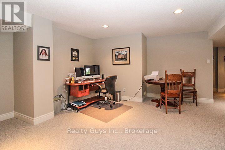 16 Crescent Moon Lane Property Photo 46
