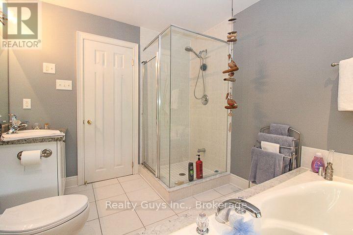16 Crescent Moon Lane Property Photo 49