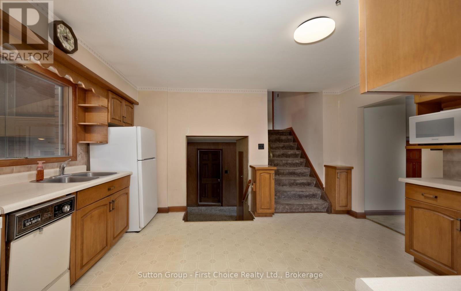 12 Mcculloch Street Property Photo 8