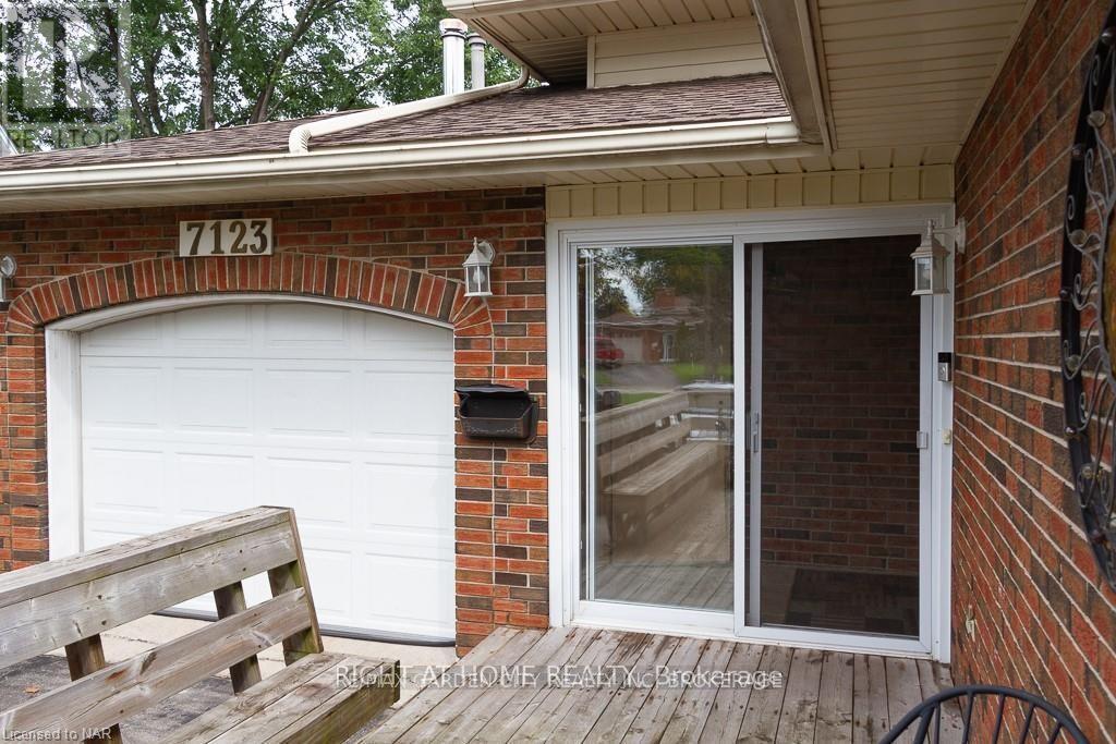 7123 Barto Crescent Property Photo 4