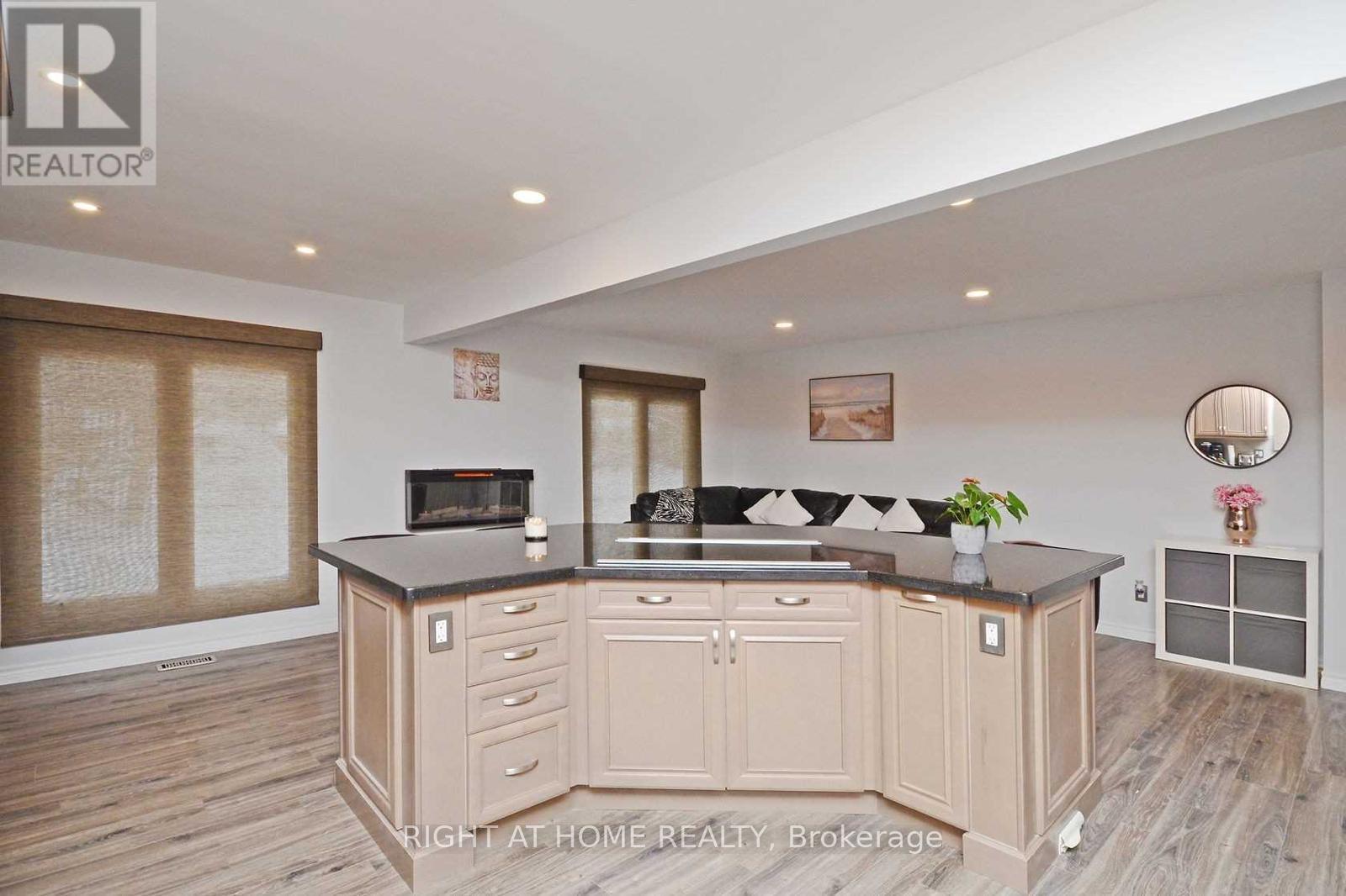 7123 Barto Crescent Property Photo 9