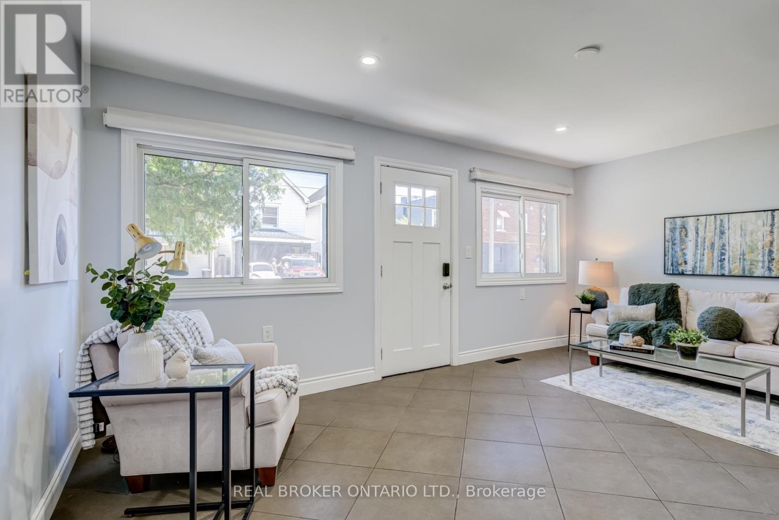 127 Barnesdale Avenue N Property Photo 6
