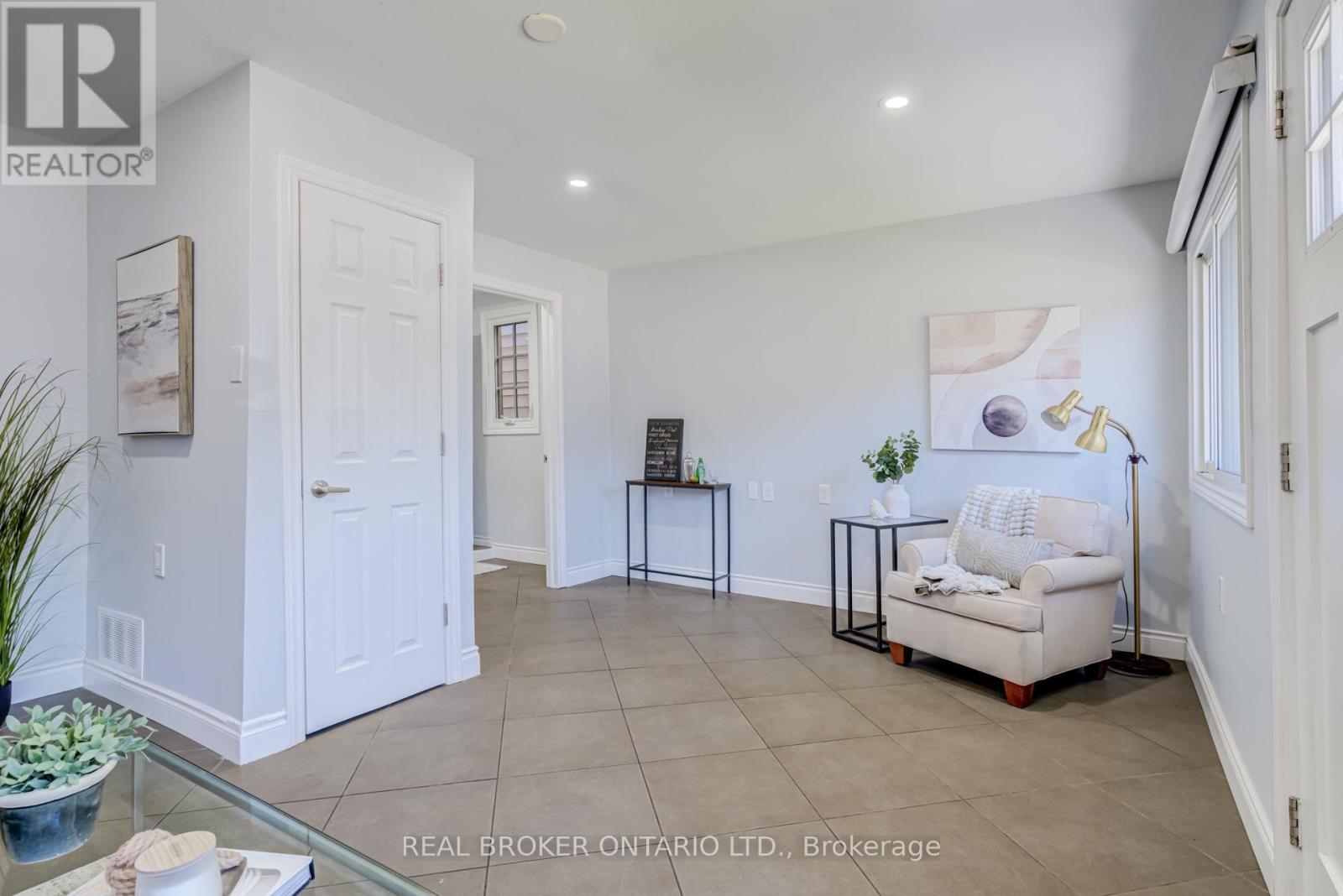 127 Barnesdale Avenue N Property Photo 8