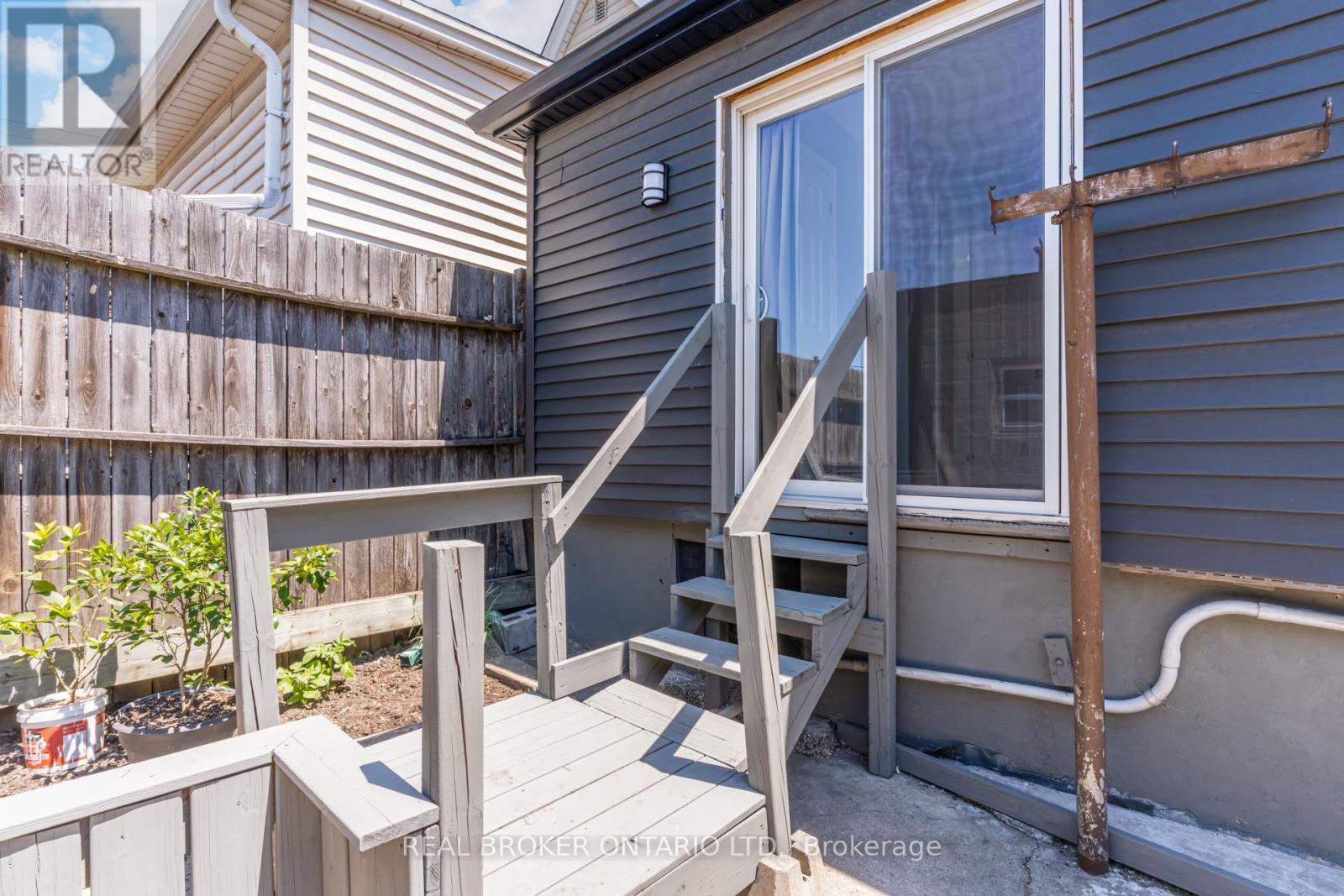 127 Barnesdale Avenue N Property Photo 36