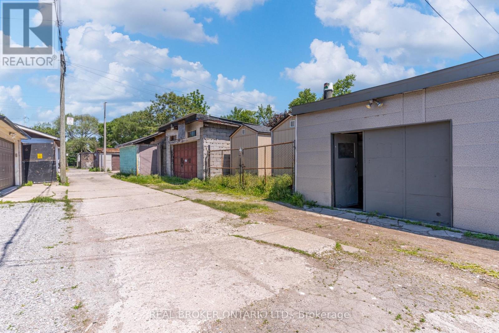 127 Barnesdale Avenue N Property Photo 47