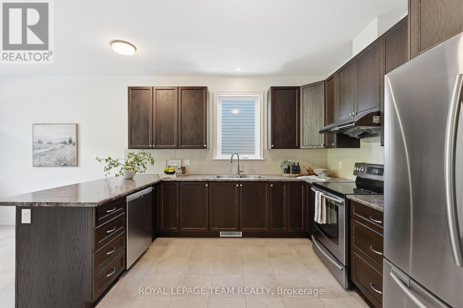 708 Eagle Crest Heights Property Photo 8