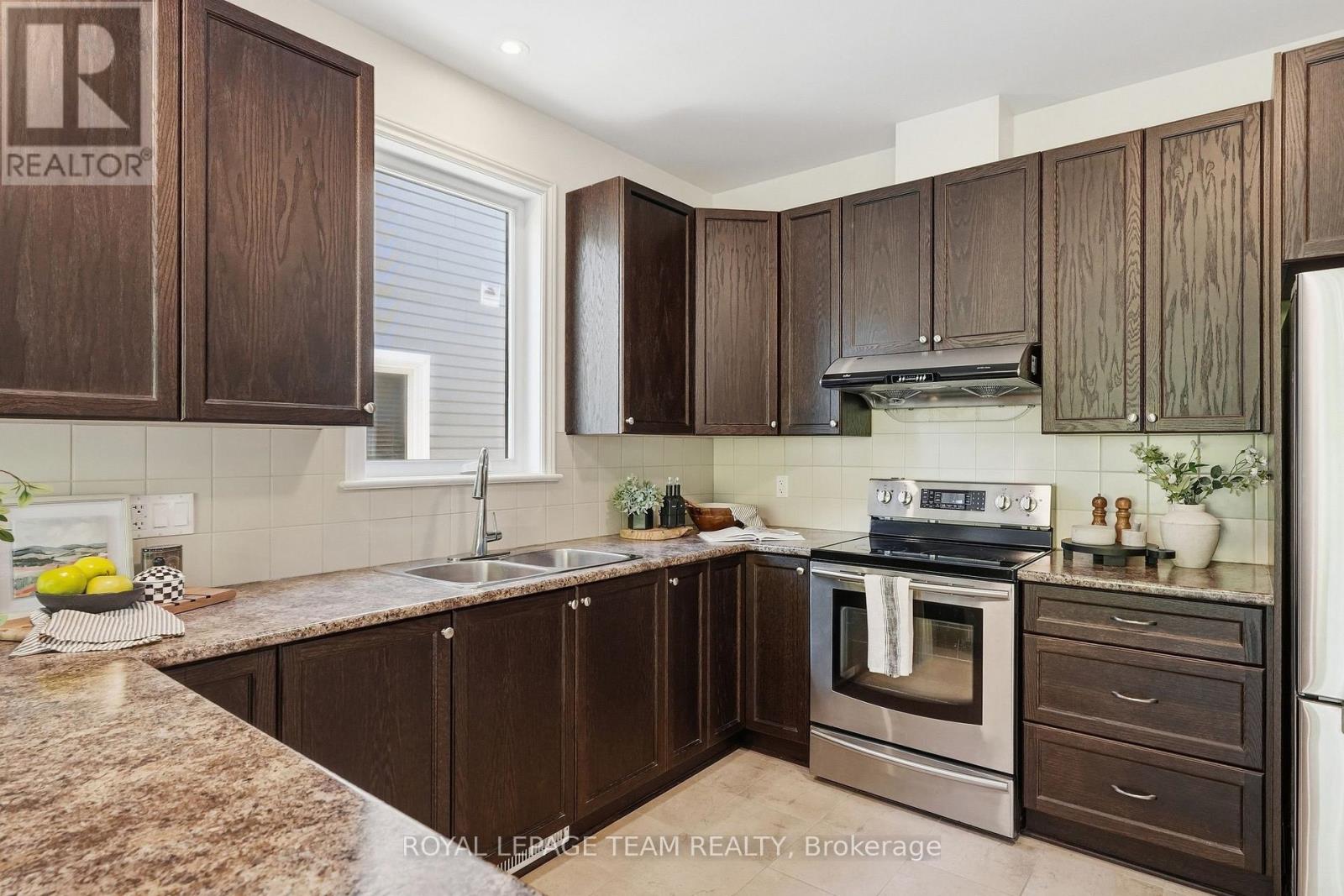 708 Eagle Crest Heights Property Photo 10