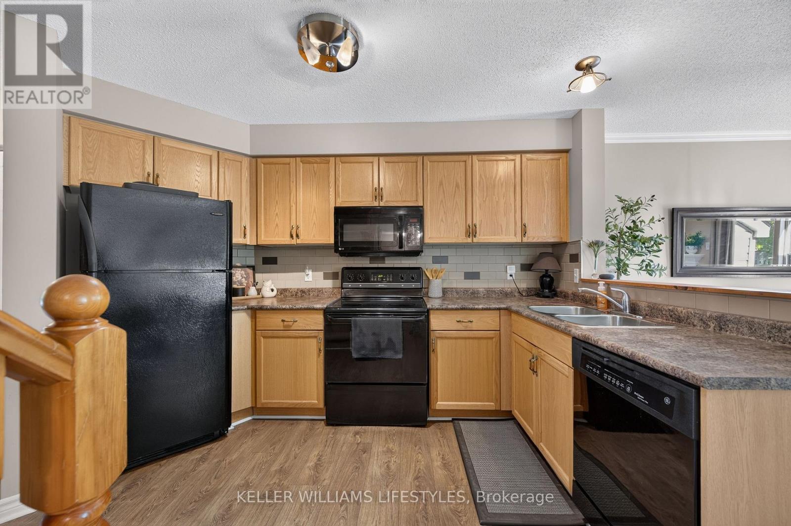 510 Blackwater Place Property Photo 3