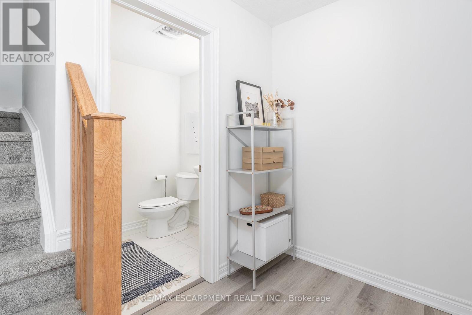 31 Dryden Lane Property Photo 12