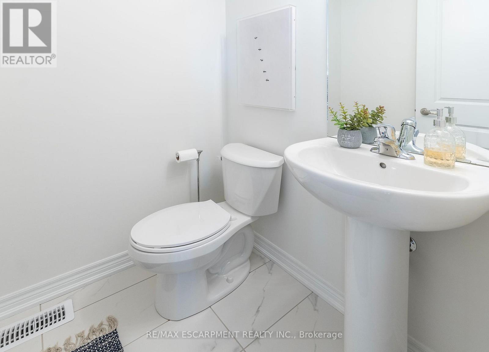 31 Dryden Lane Property Photo 13