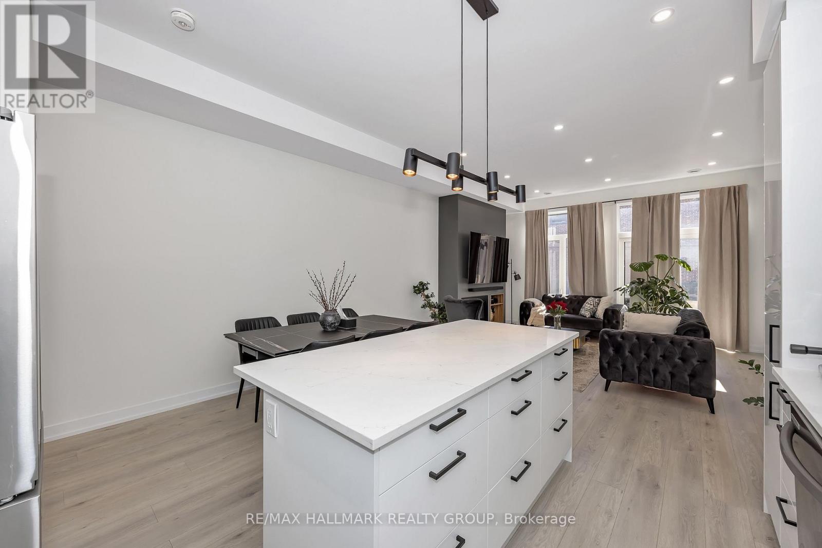 468 Mutual Street Property Photo 12
