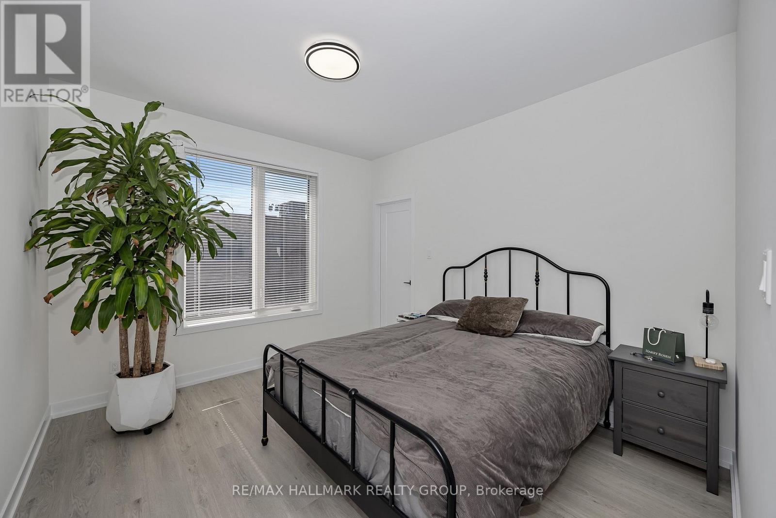 468 Mutual Street Property Photo 25