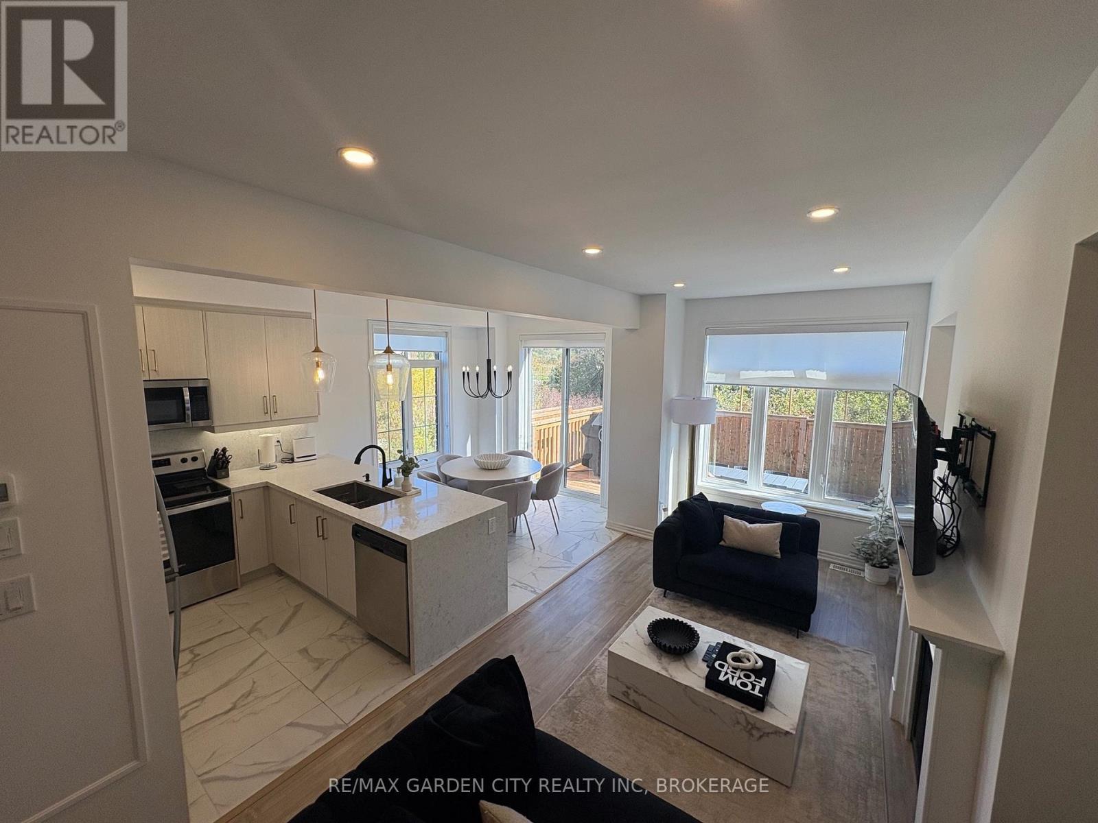 7460 Baycrest Common Property Photo 13