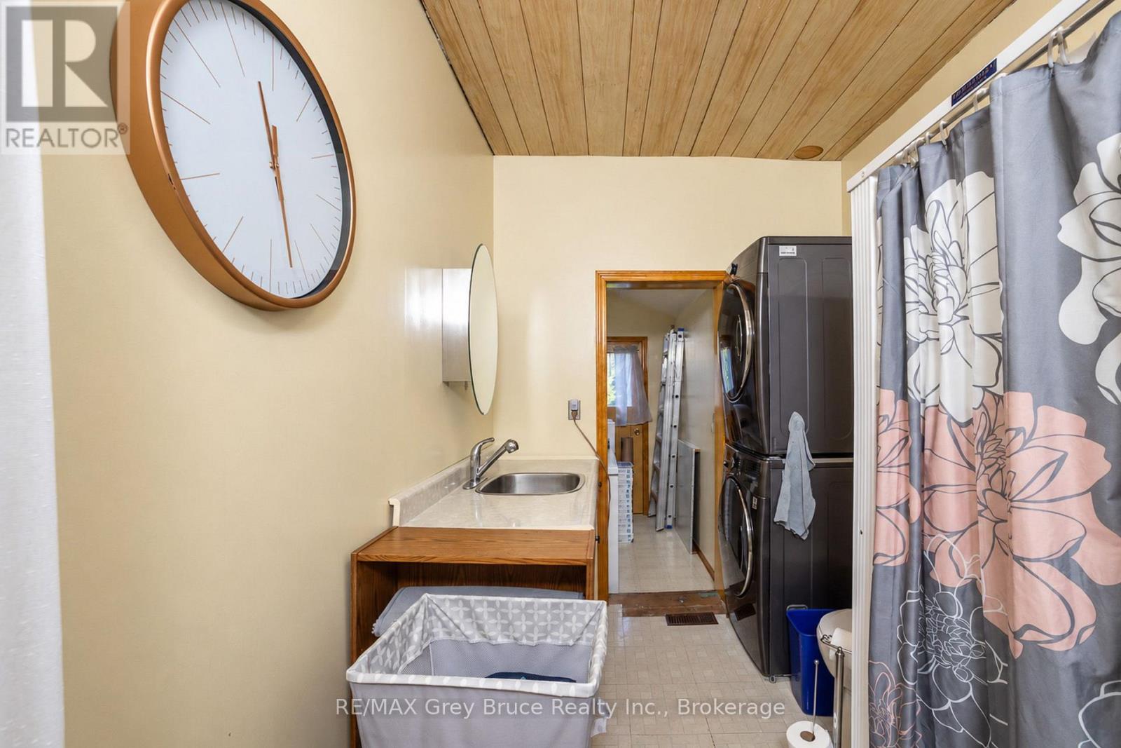 213 Victoria Street Property Photo 17