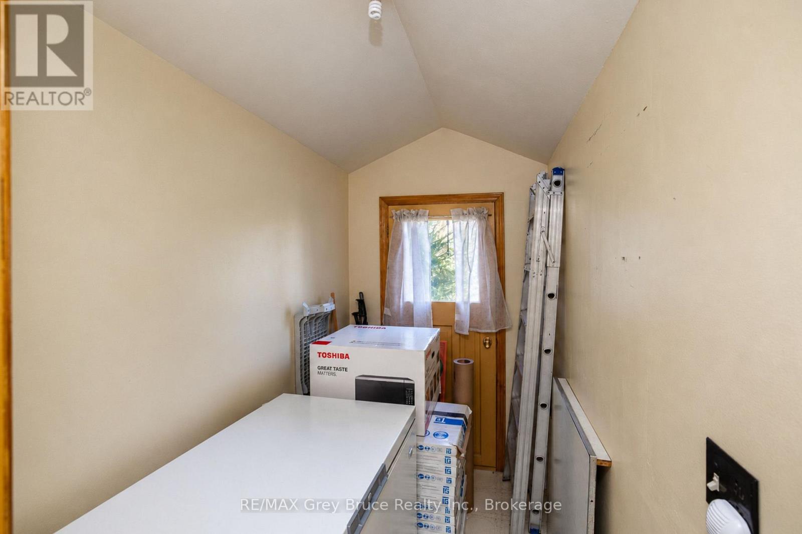 213 Victoria Street Property Photo 20