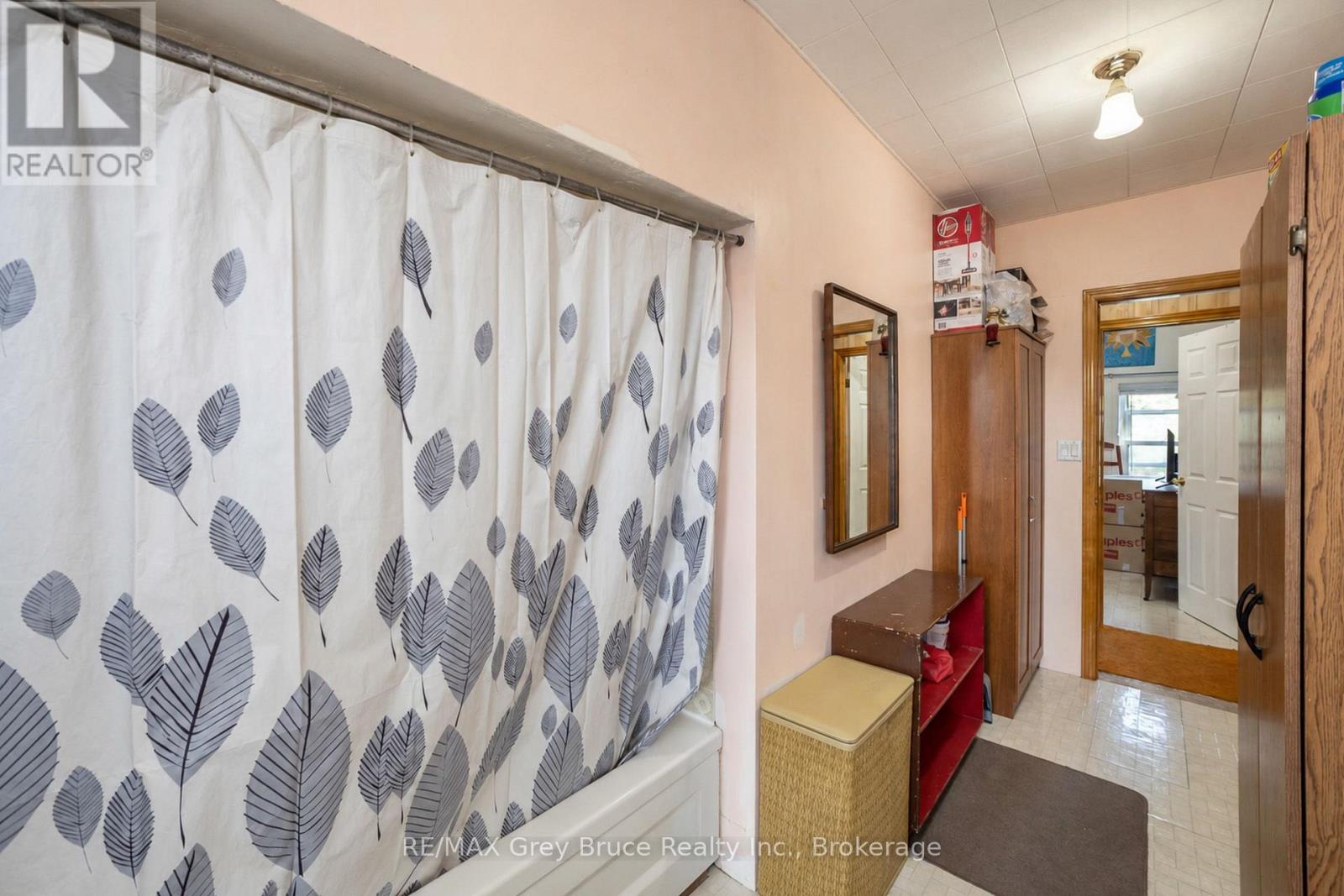 213 Victoria Street Property Photo 29