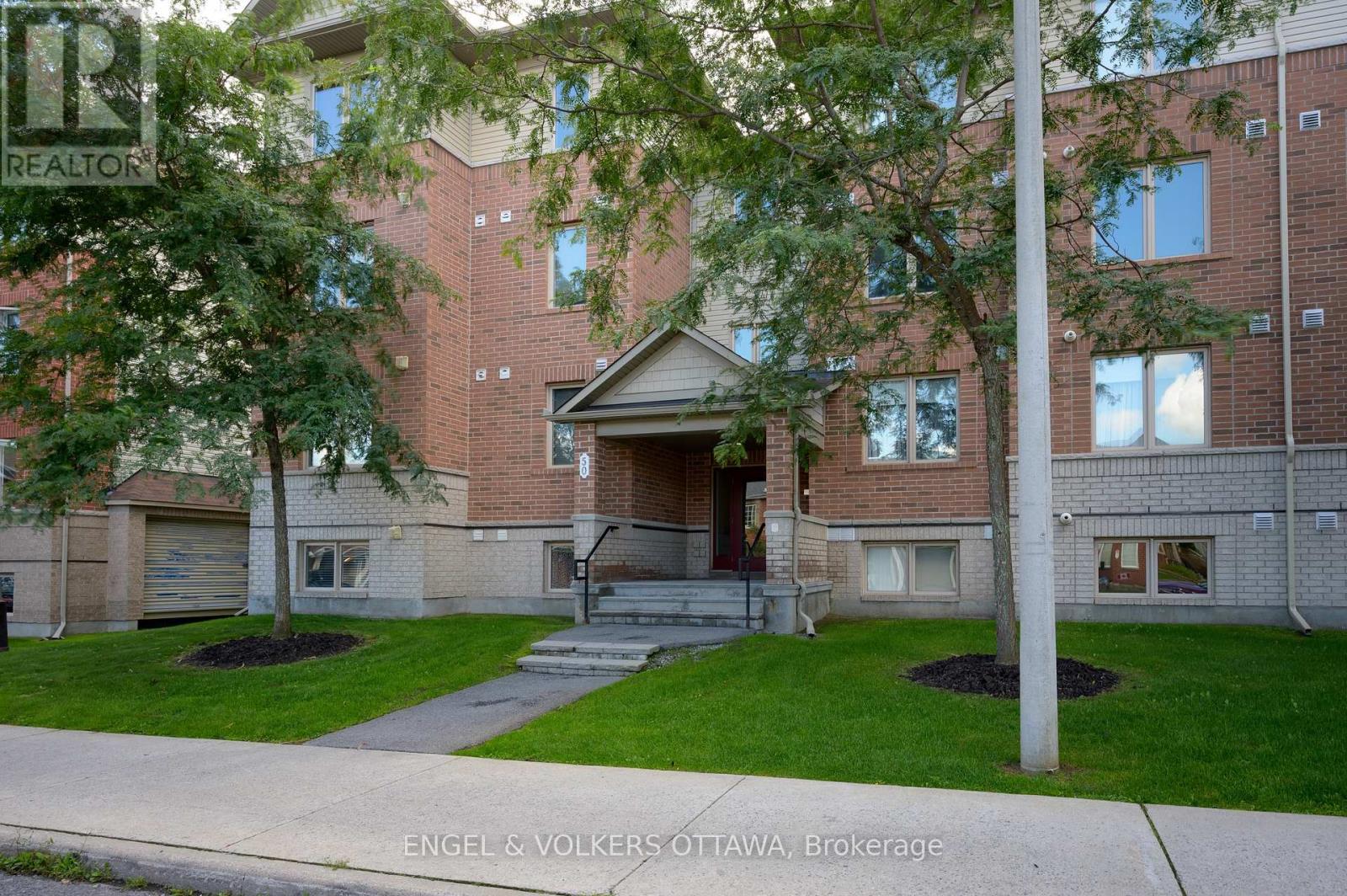 7 - 50 BARNSTONE DRIVE Property Photo 1