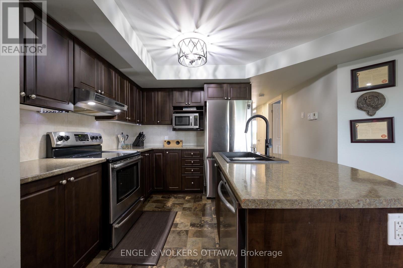 7 - 50 Barnstone Drive Property Photo 9