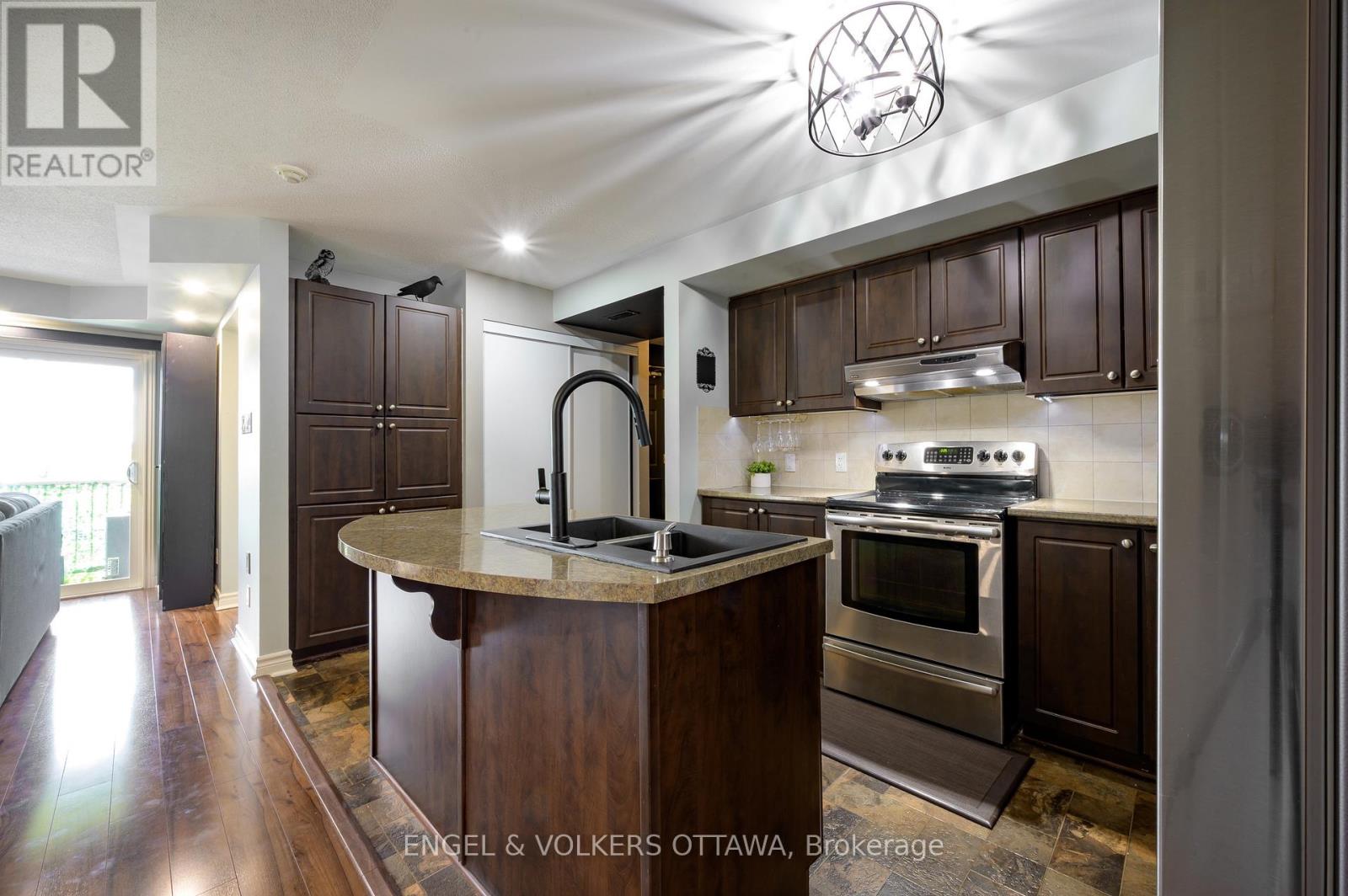 7 - 50 Barnstone Drive Property Photo 10