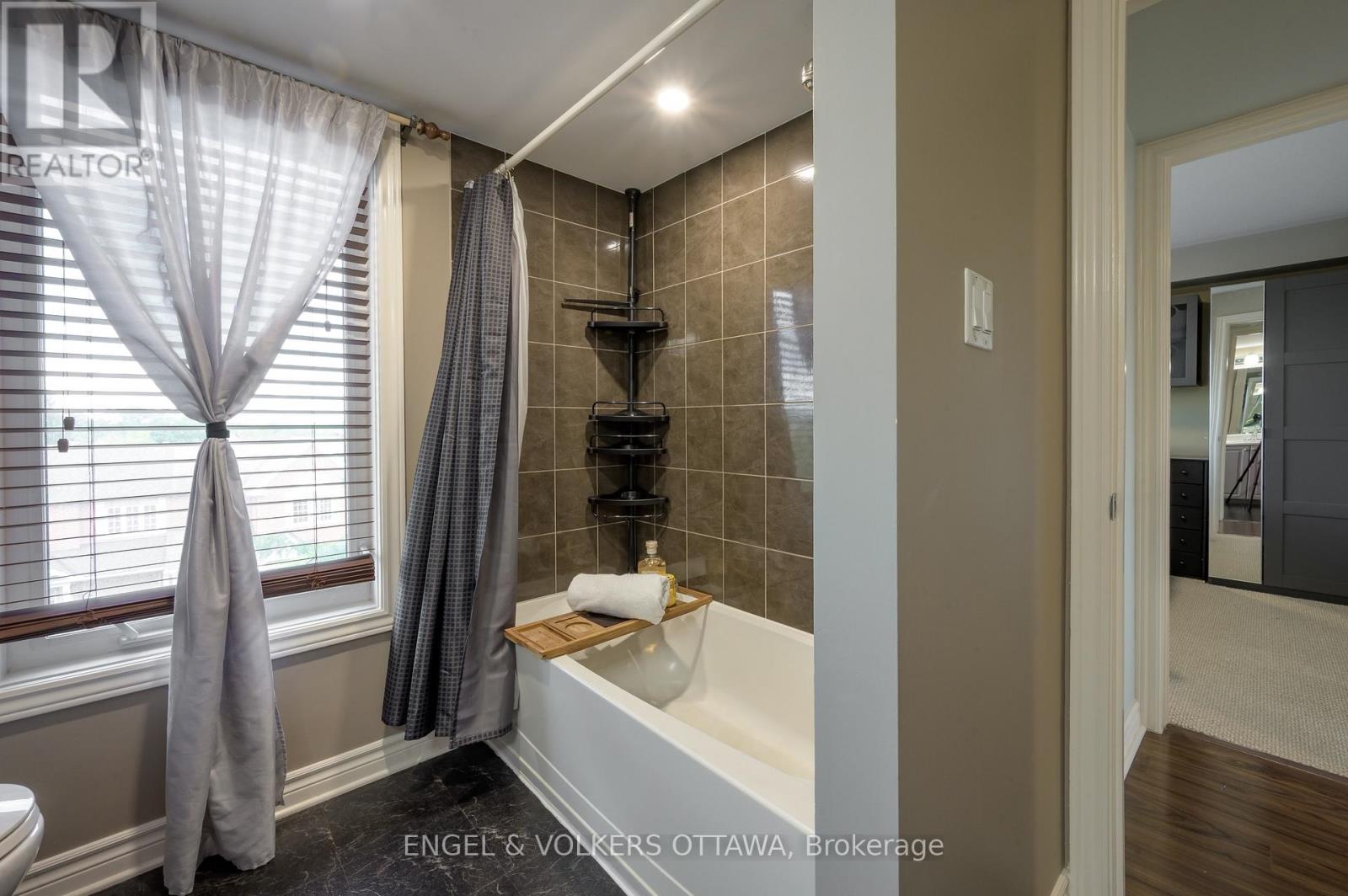 7 - 50 Barnstone Drive Property Photo 21
