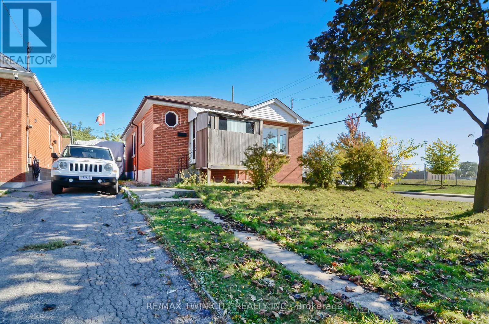 66 Walter Avenue N Property Photo 8