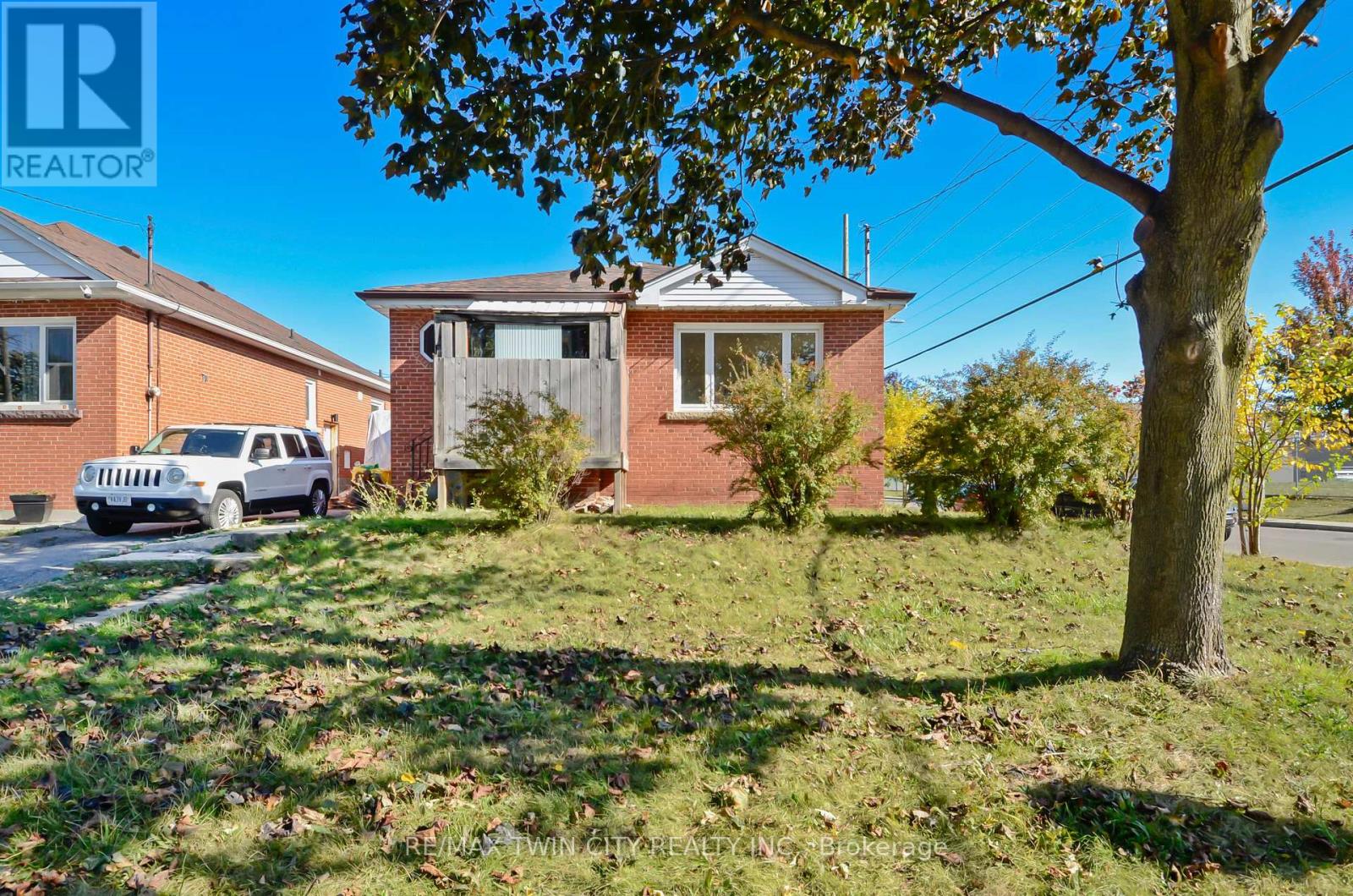 66 Walter Avenue N Property Photo 9