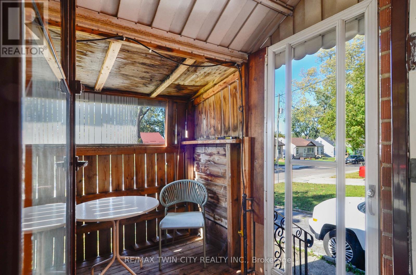 66 Walter Avenue N Property Photo 14