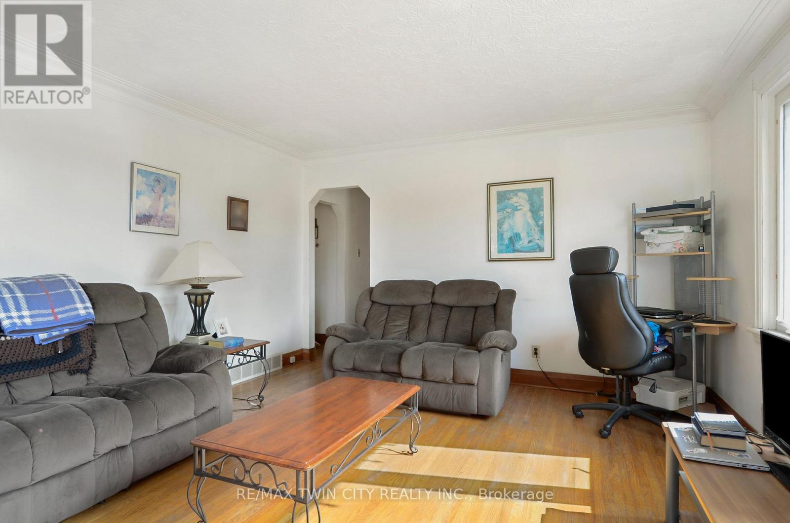 66 Walter Avenue N Property Photo 17