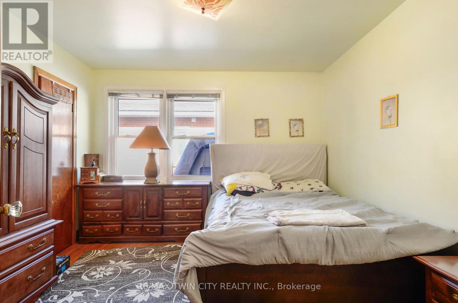 66 Walter Avenue N Property Photo 26