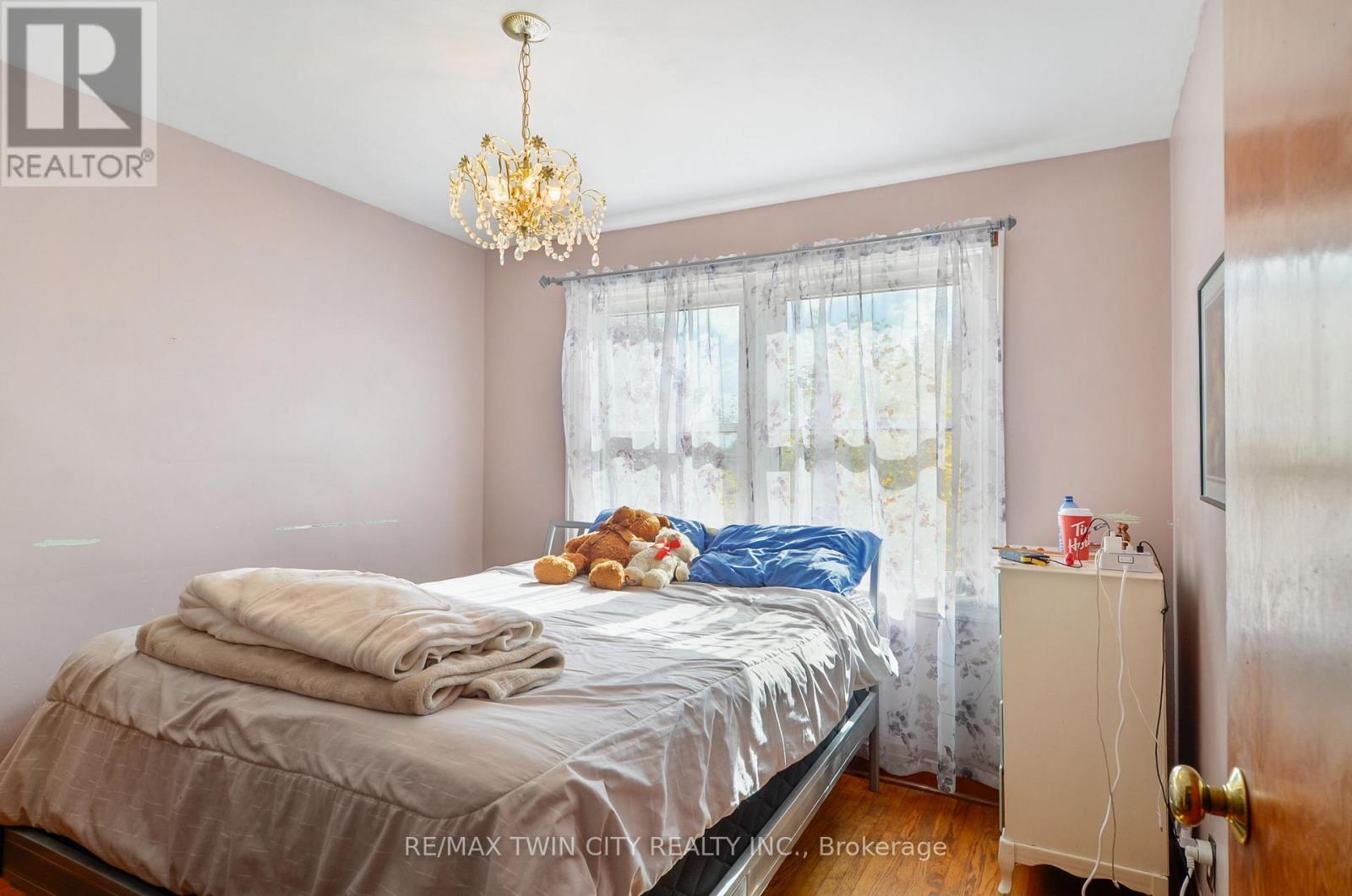 66 Walter Avenue N Property Photo 29