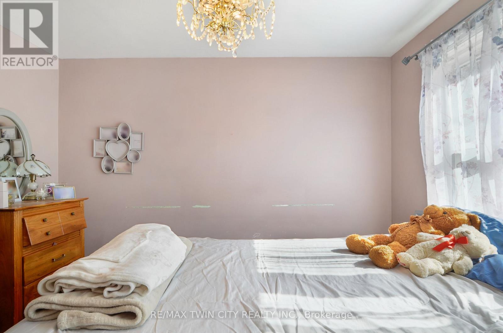 66 Walter Avenue N Property Photo 30