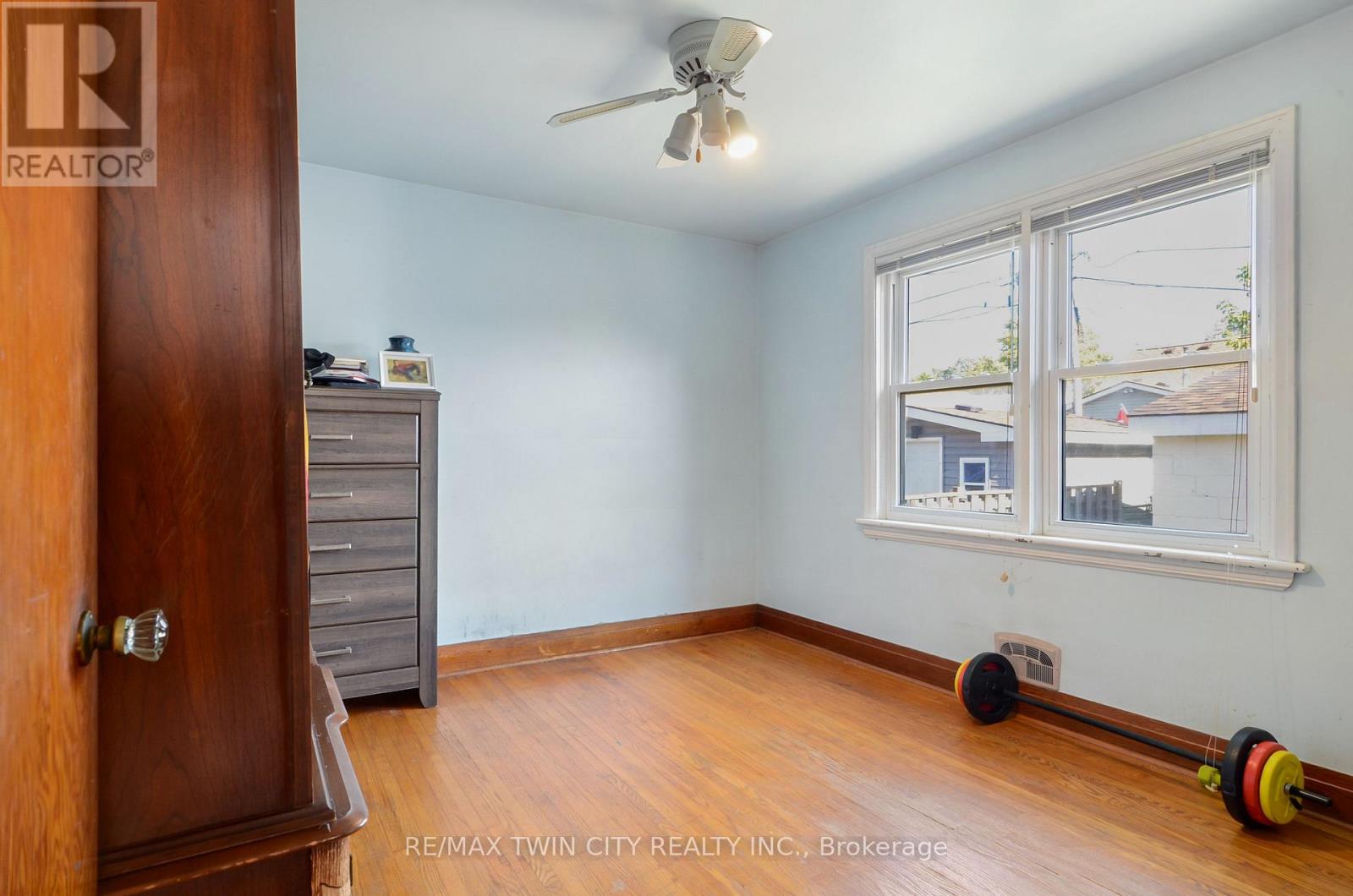 66 Walter Avenue N Property Photo 31