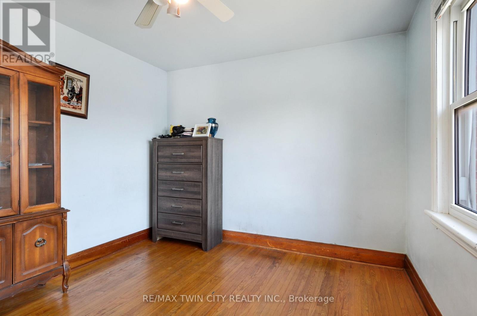 66 Walter Avenue N Property Photo 33