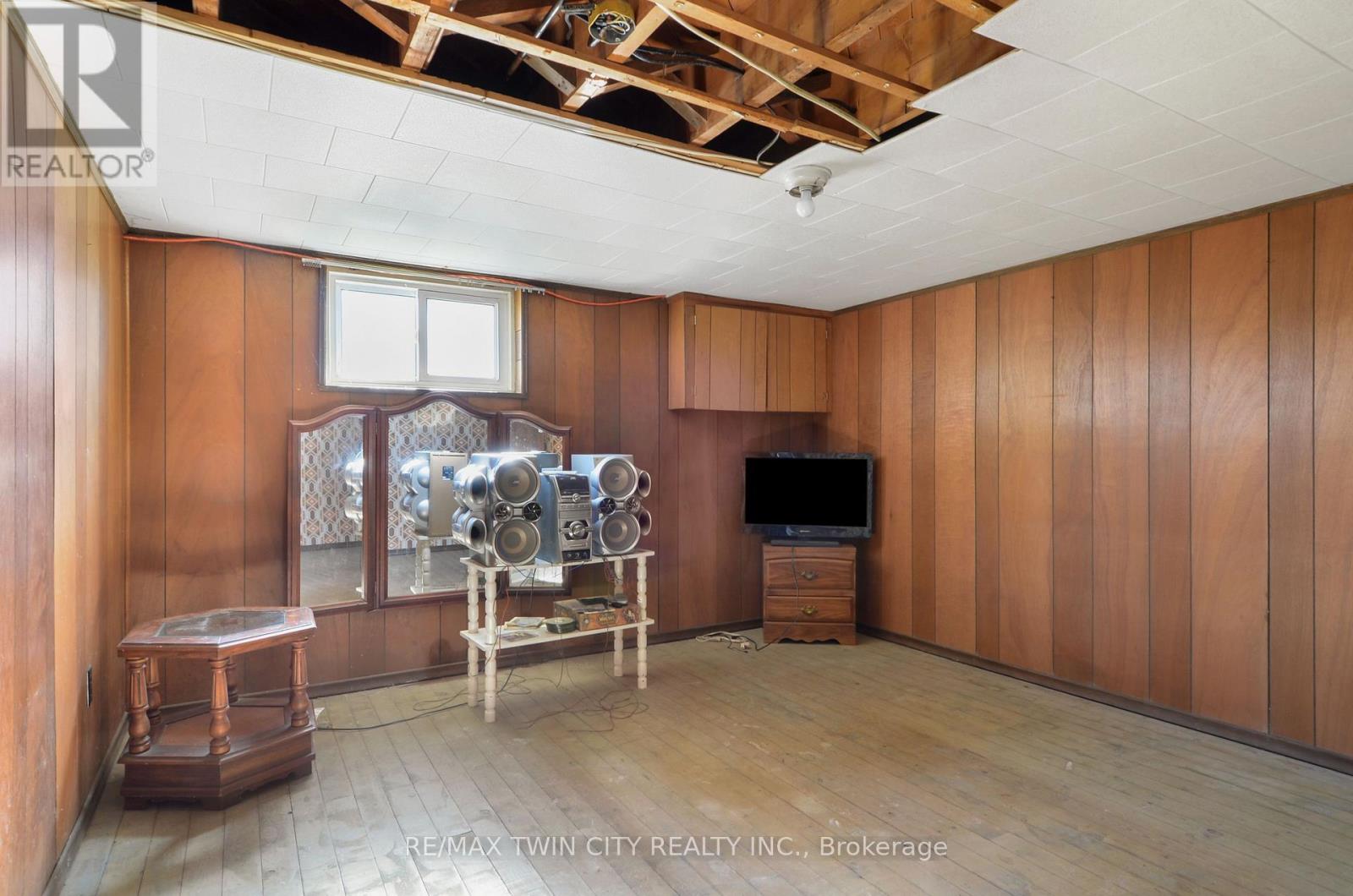 66 Walter Avenue N Property Photo 38