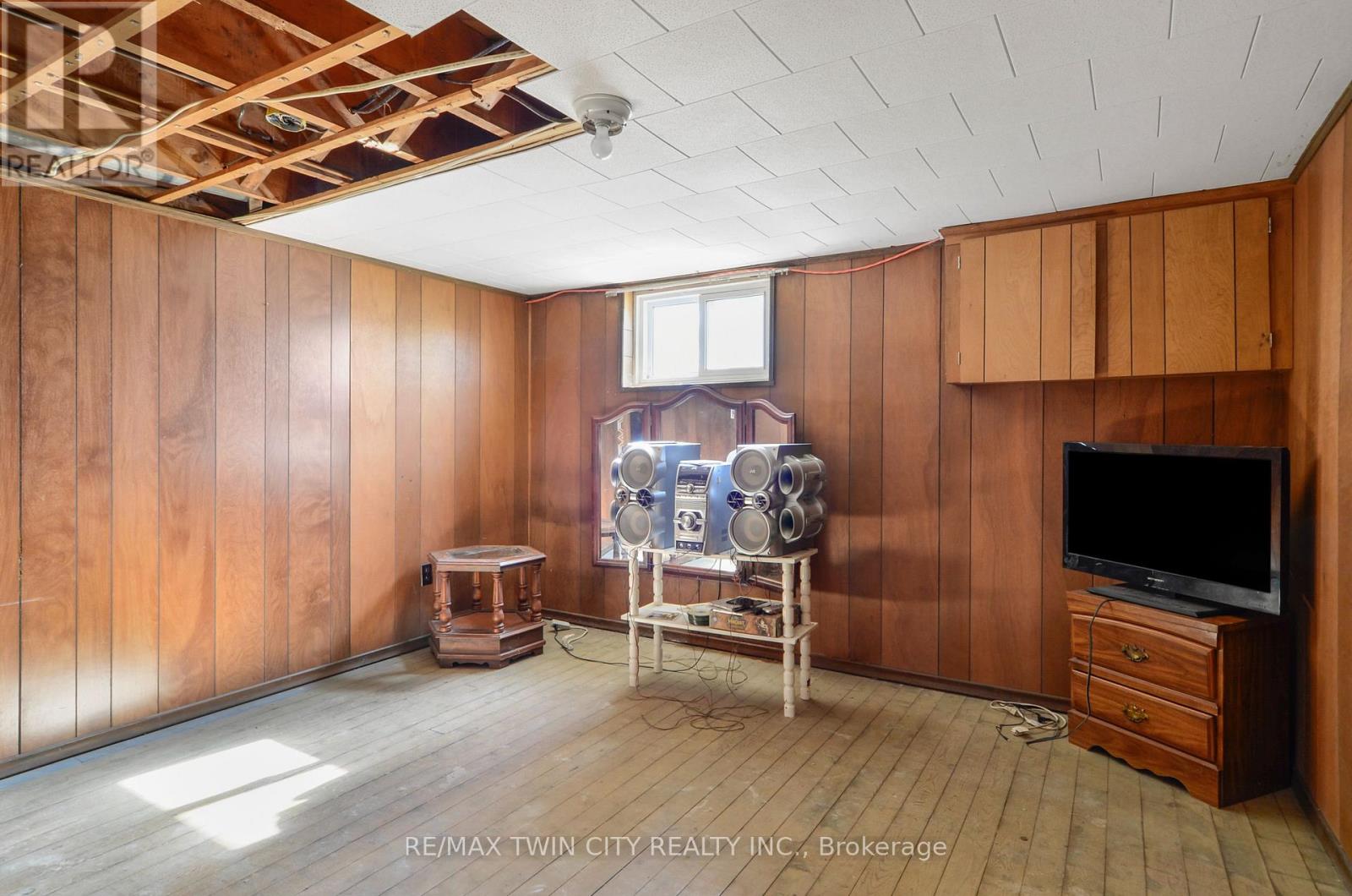 66 Walter Avenue N Property Photo 39