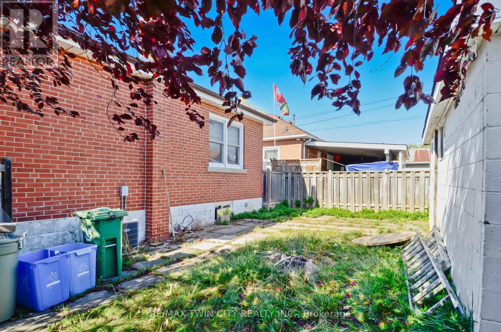 66 Walter Avenue N Property Photo 43